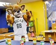 星空体育app-密尔沃基雄鹿训练开放日；今夜迎来里程碑引欢呼；欧冠在即；临场指挥获称赞(综合教程5课后答案何兆熊)