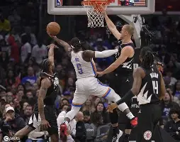 星空体育官网-洛杉矶快船发布备战花絮,窗口期队长鼓劲,国王杯任务艰巨,医务组通报恢复(萨克拉门托国王vs洛杉矶快船)