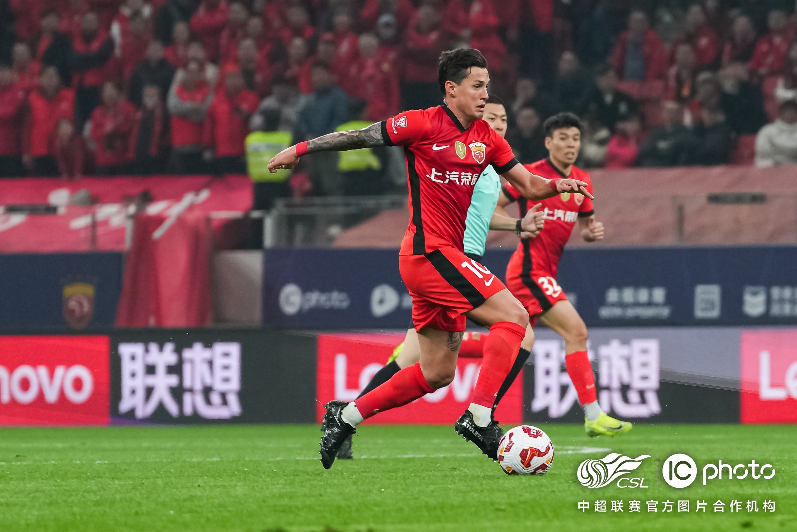 星空体育-赛地聚焦——西甲今晨热度飙升，克里夫兰骑士外线爆发，球迷炸锅，球探报告显示潜力(西甲最新战绩)